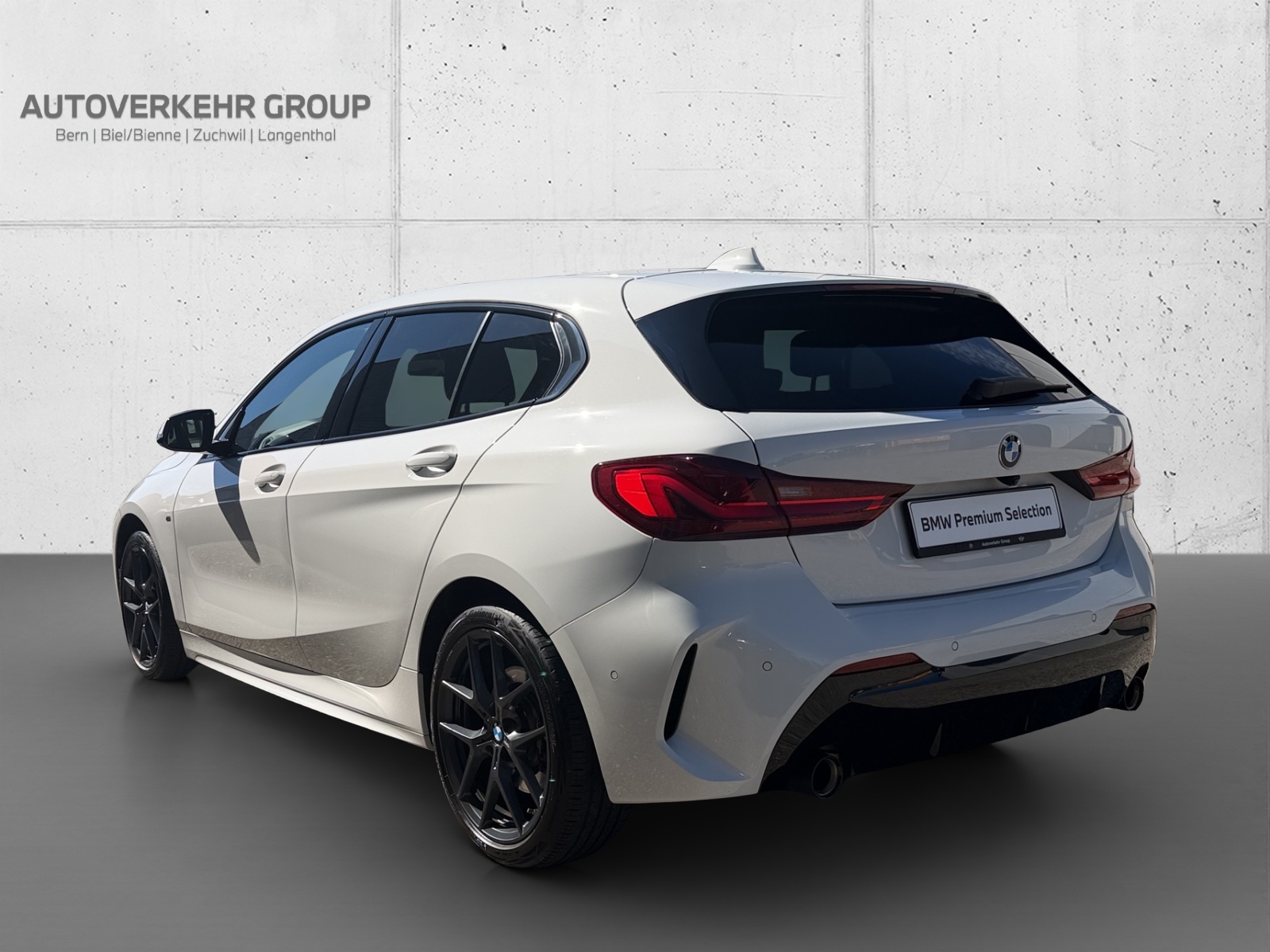 BMW 120i M Sport Steptronic-image-2