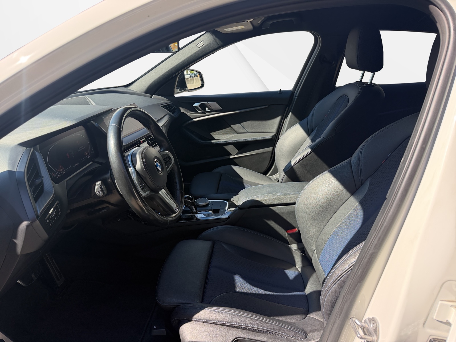 BMW 120i M Sport Steptronic-image-11