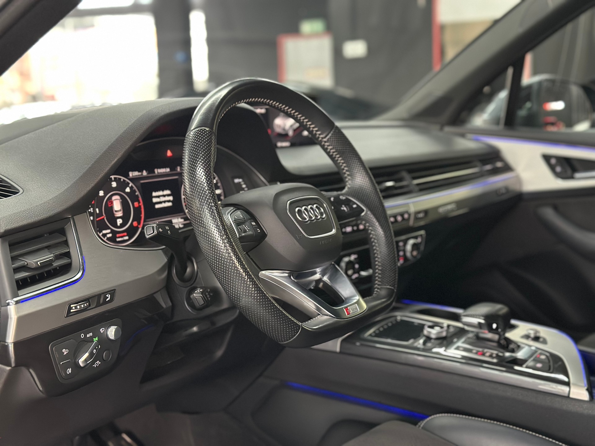 AUDI Q7 50 TDI quattro tiptronic Daytona Grau-image-4