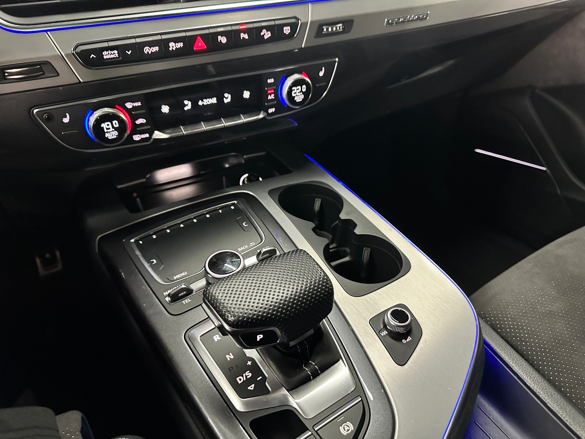 AUDI Q7 50 TDI quattro tiptronic Daytona Grau-image-12