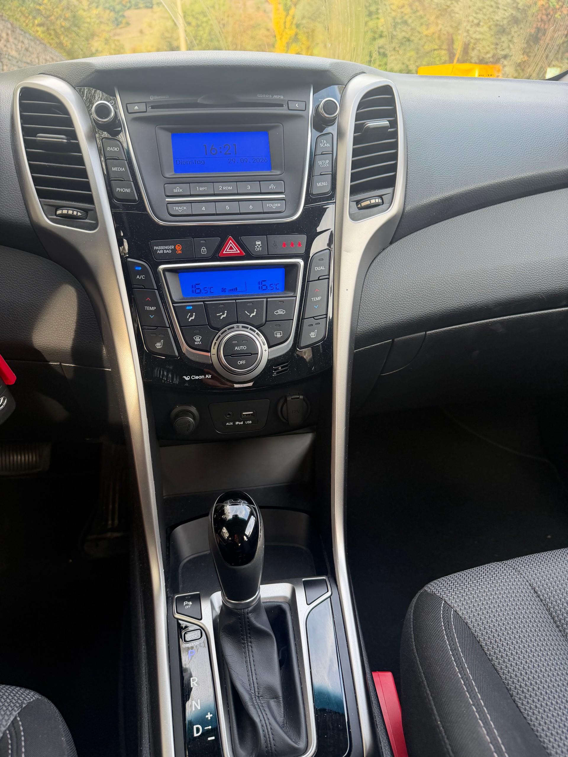 HYUNDAI i30 1.6 CRDi GO Automatic DCT-image-11