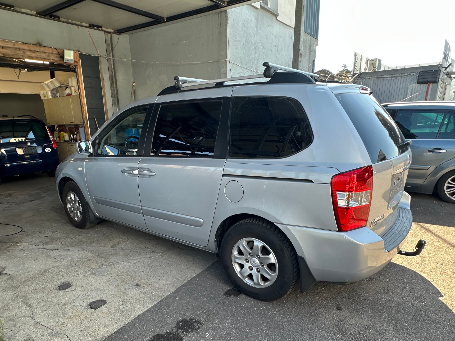 KIA Carnival 2.9 CRDi Style-image-2
