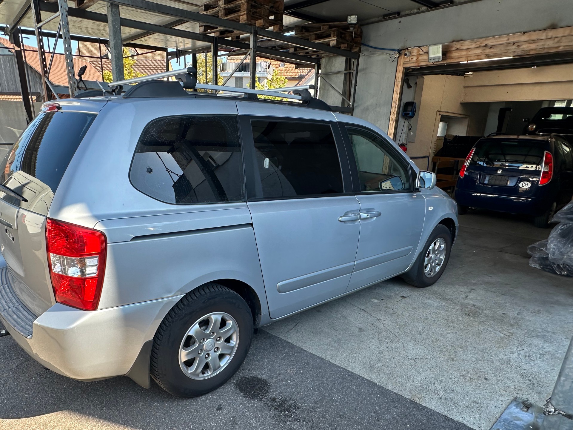 KIA Carnival 2.9 CRDi Style-image-4