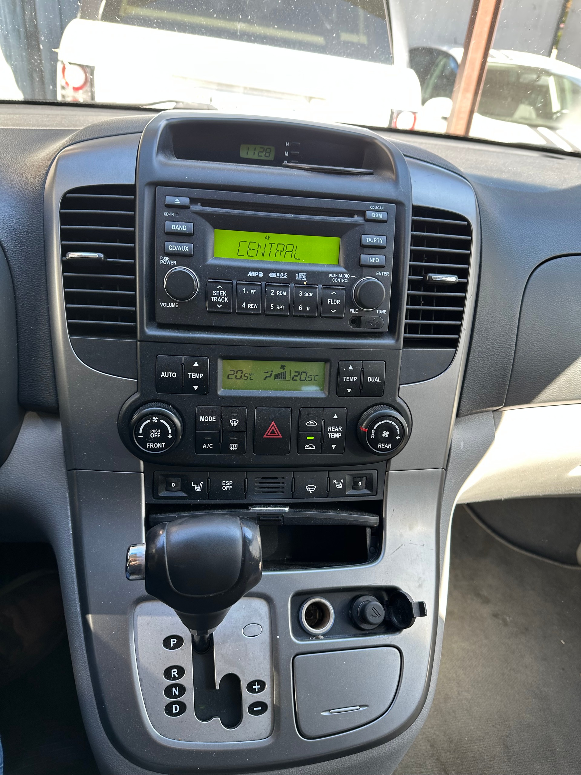 KIA Carnival 2.9 CRDi Style-image-12