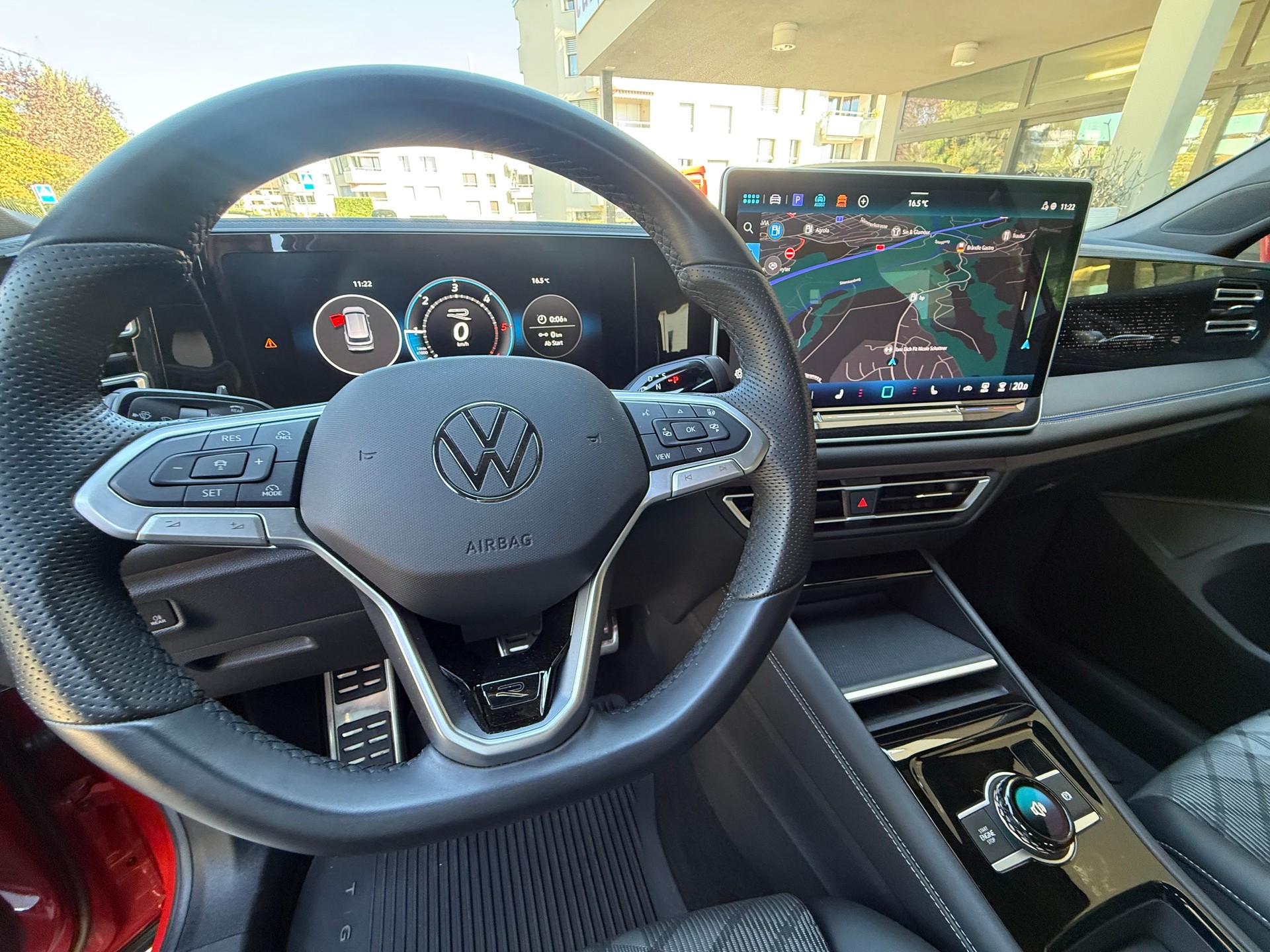 VW Tiguan 2.0 TDI SCR R-Line 4Motion DSG-image-5
