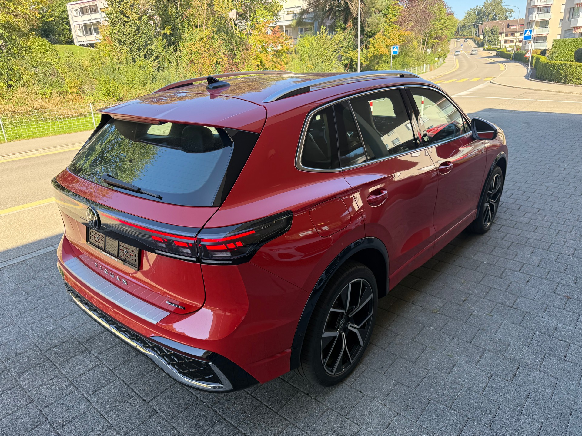 VW Tiguan 2.0 TDI SCR R-Line 4Motion DSG-image-11