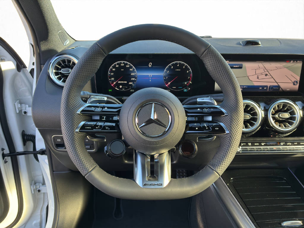 MERCEDES-BENZ GLA 35 AMG 4Matic-image-11