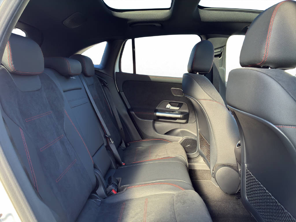 MERCEDES-BENZ GLA 35 AMG 4Matic-image-12
