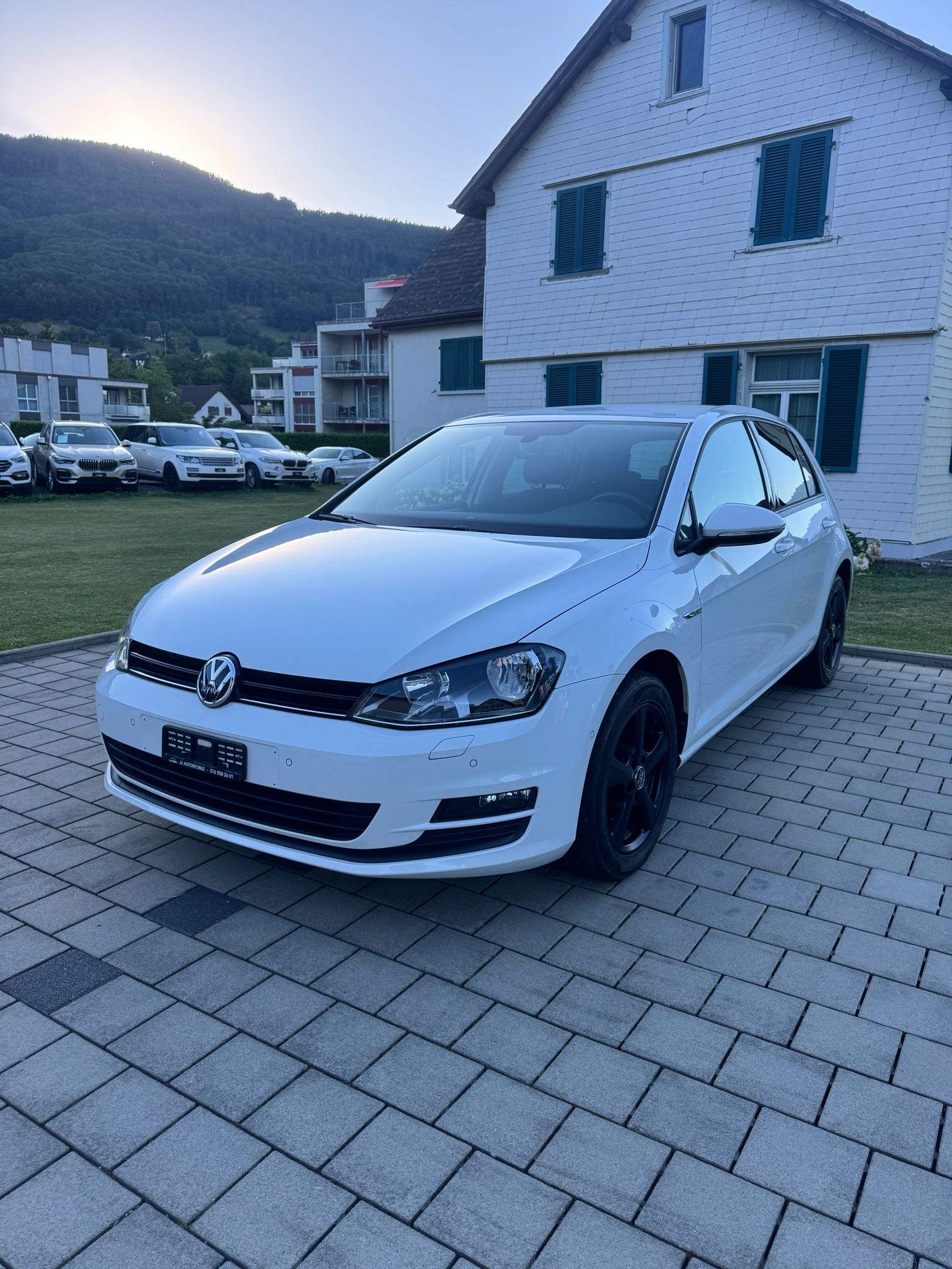 VW Golf 1.6 TDI R-Line Design DSG-image-0