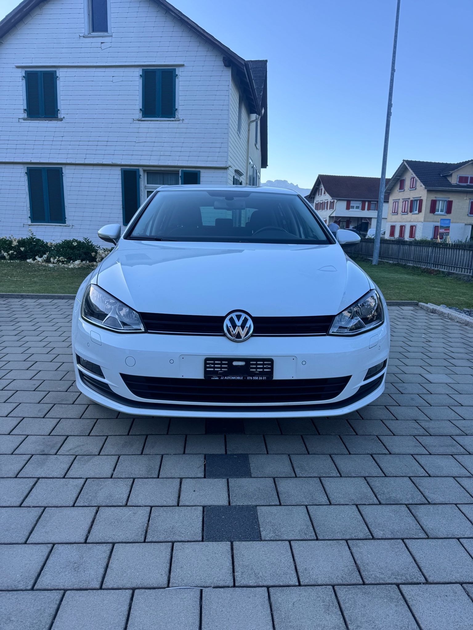 VW Golf 1.6 TDI R-Line Design DSG-image-1