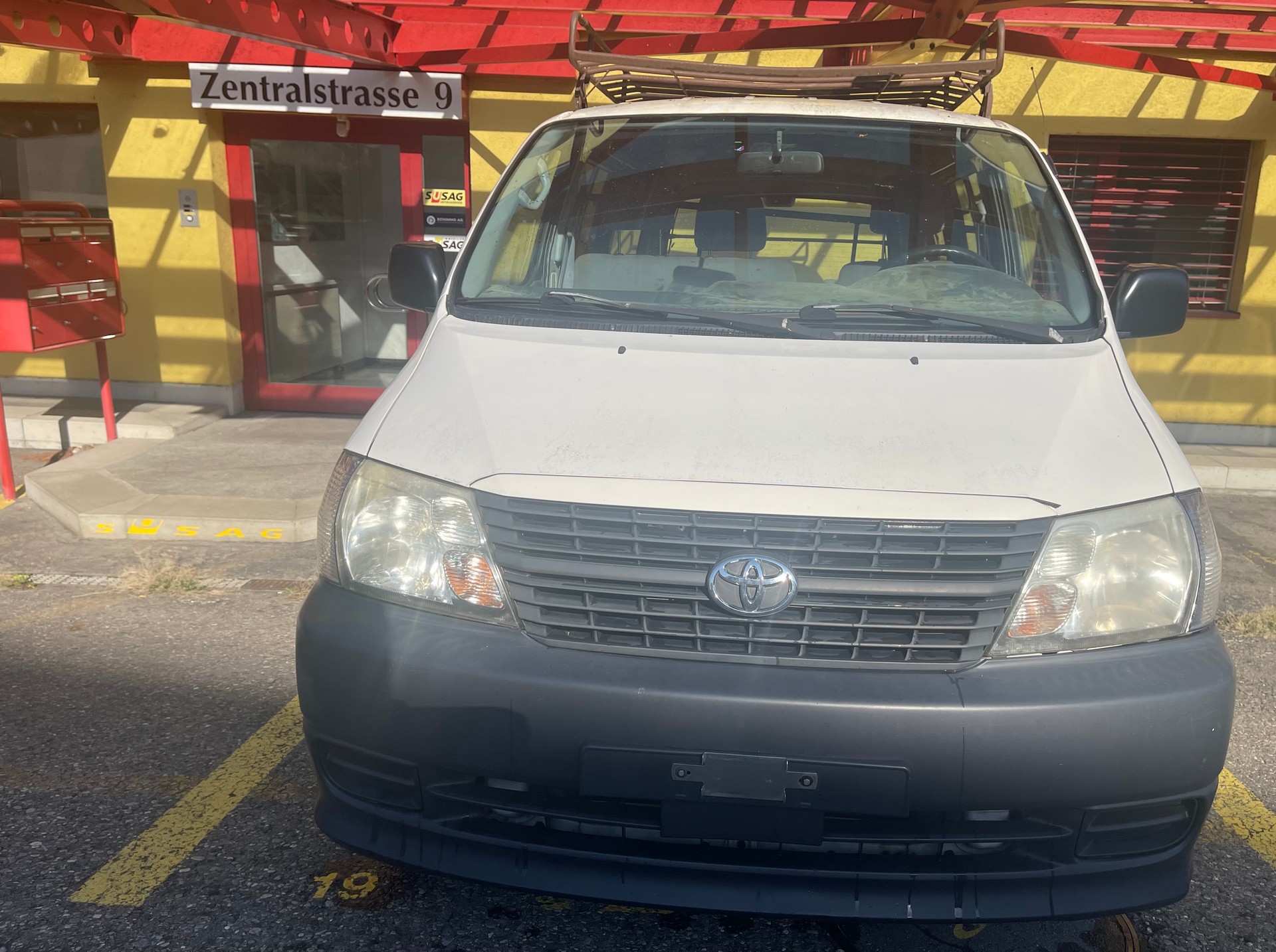 TOYOTA Hiace D-4D Van 4WD LWB-image-9