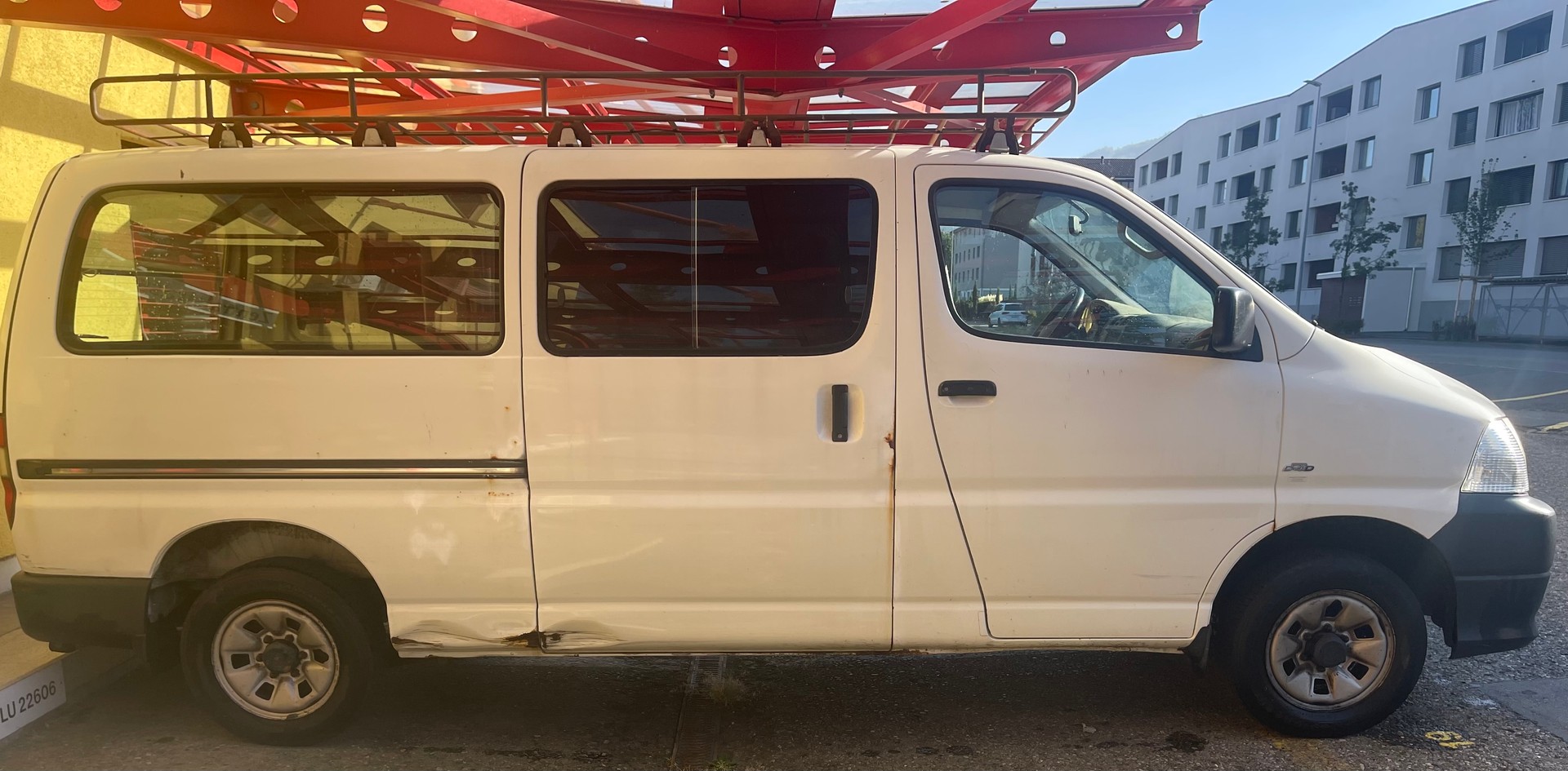 TOYOTA Hiace D-4D Van 4WD LWB-image-2