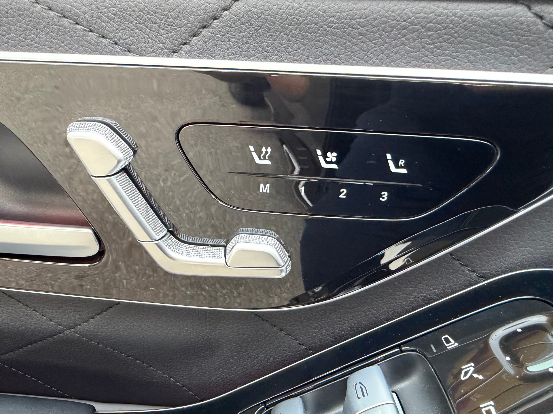 MERCEDES-BENZ S 350 d AMG Line 4matic-image-17