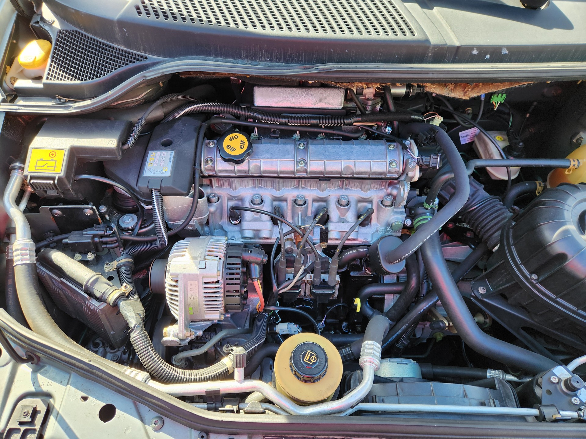 RENAULT Mégane Scénic 2.0 RXE-image-5