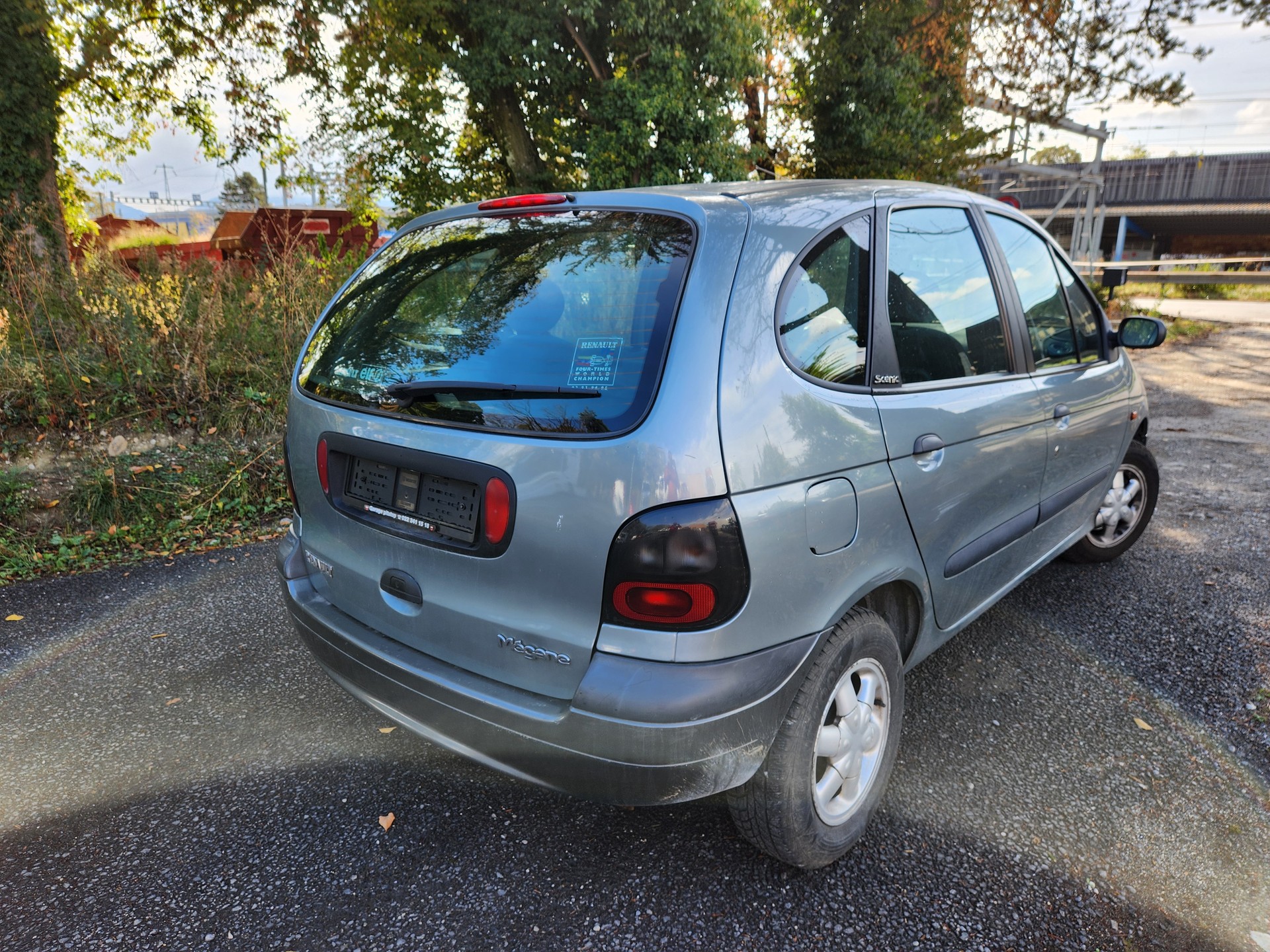 RENAULT Mégane Scénic 2.0 RXE-image-2