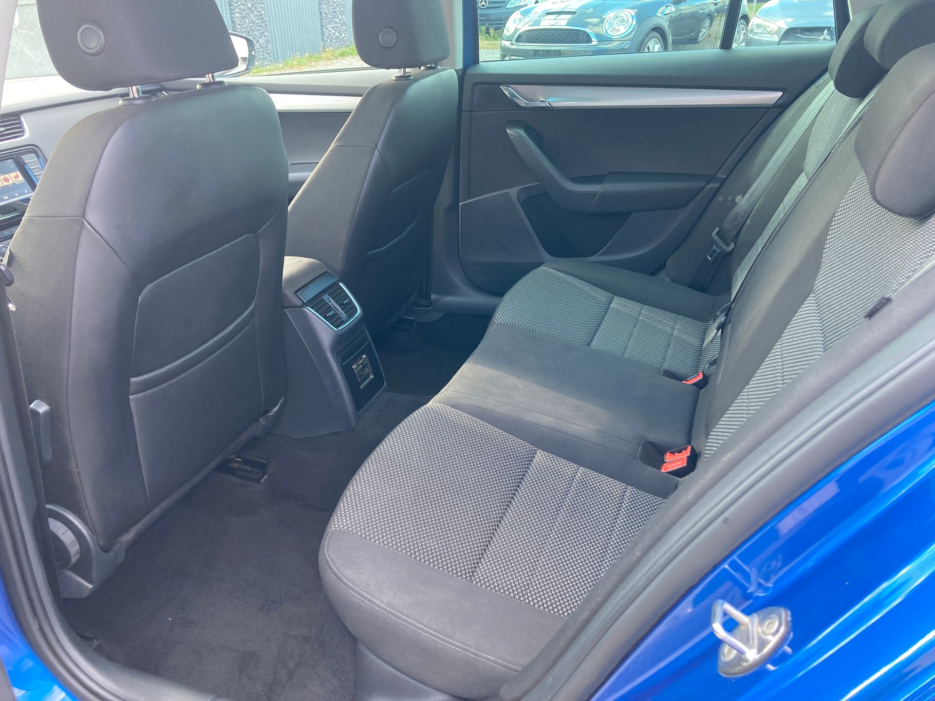 SKODA Octavia Combi 1.2 TSI DSG-image-7