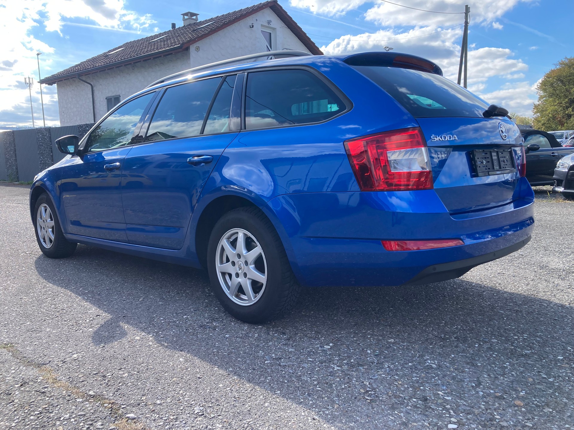 SKODA Octavia Combi 1.2 TSI DSG-image-3