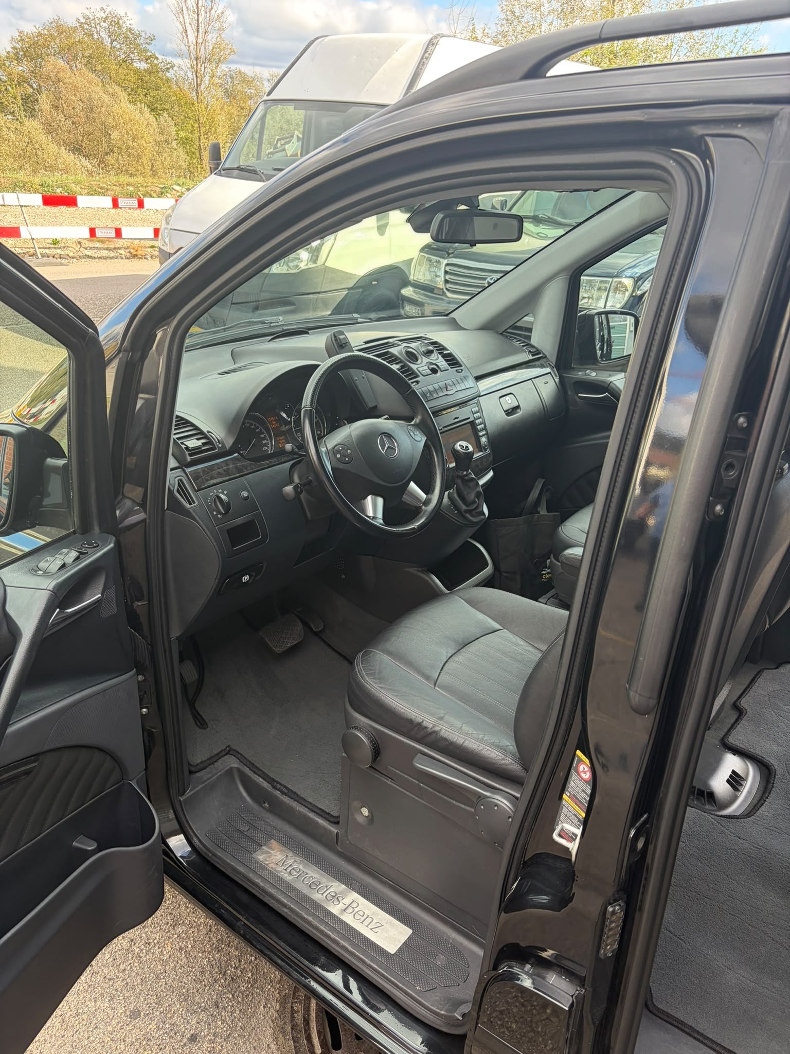 MERCEDES-BENZ Viano 3.0 CDI Blue Efficiency Ambiente EL A-image-4