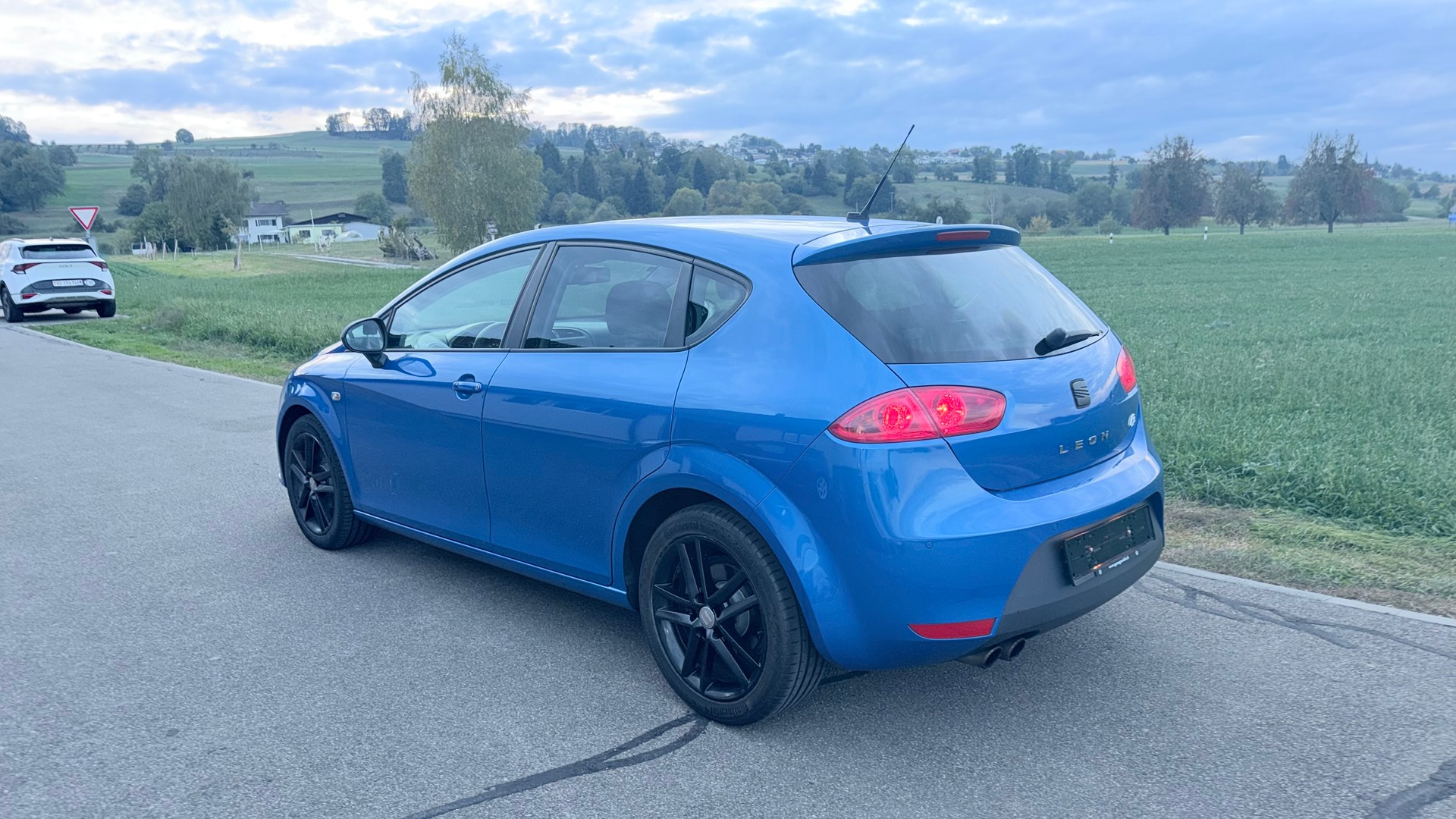 SEAT Leon 2.0 TSI FR DSG-image-1