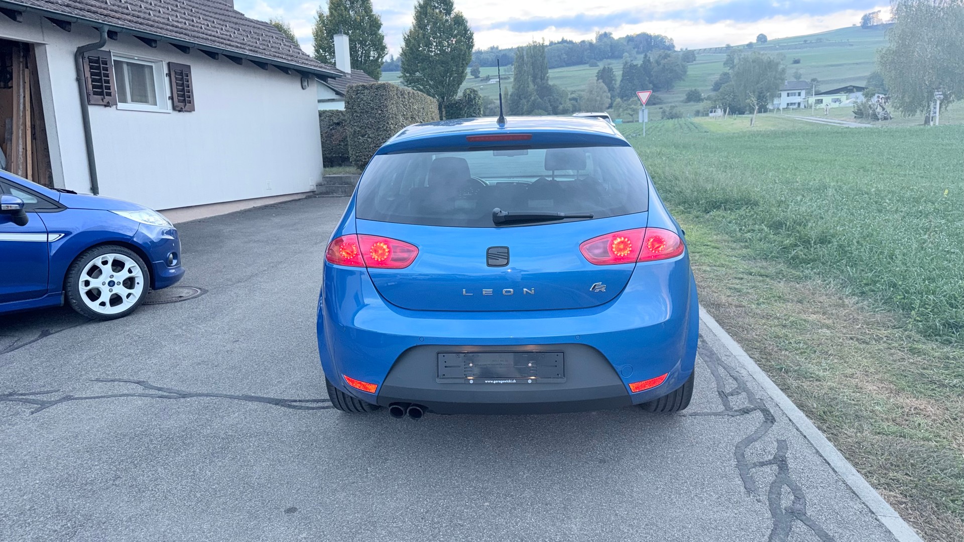 SEAT Leon 2.0 TSI FR DSG-image-10