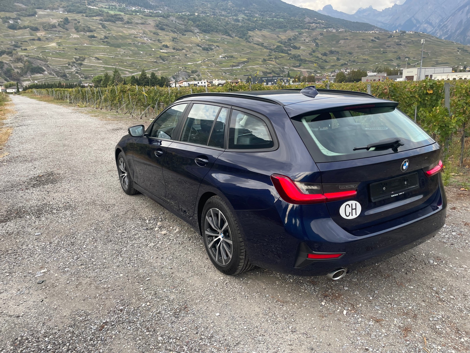 BMW 320d 48V Touring Steptronic-image-5
