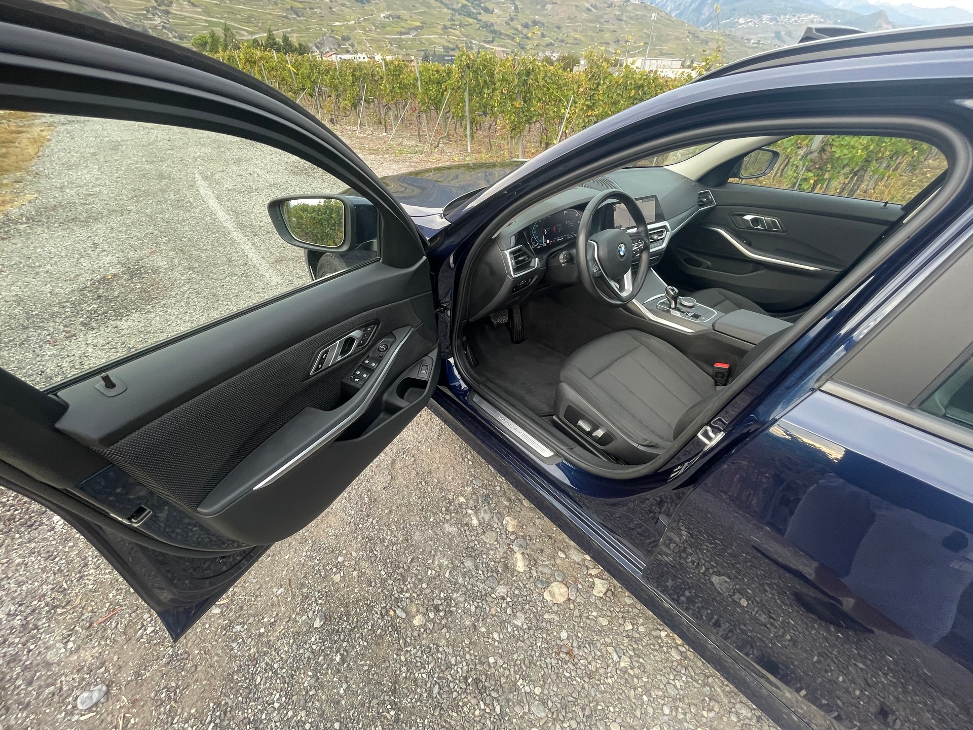 BMW 320d 48V Touring Steptronic-image-12