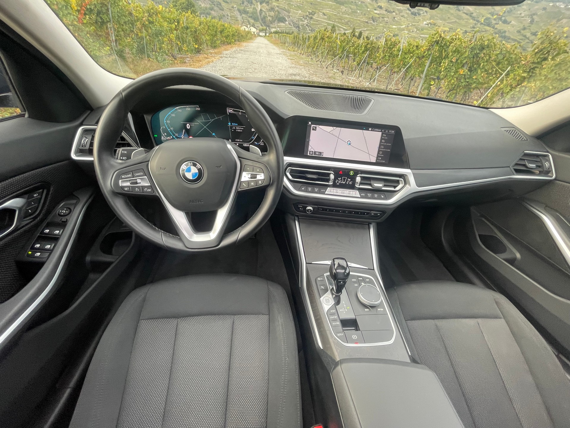 BMW 320d 48V Touring Steptronic-image-10
