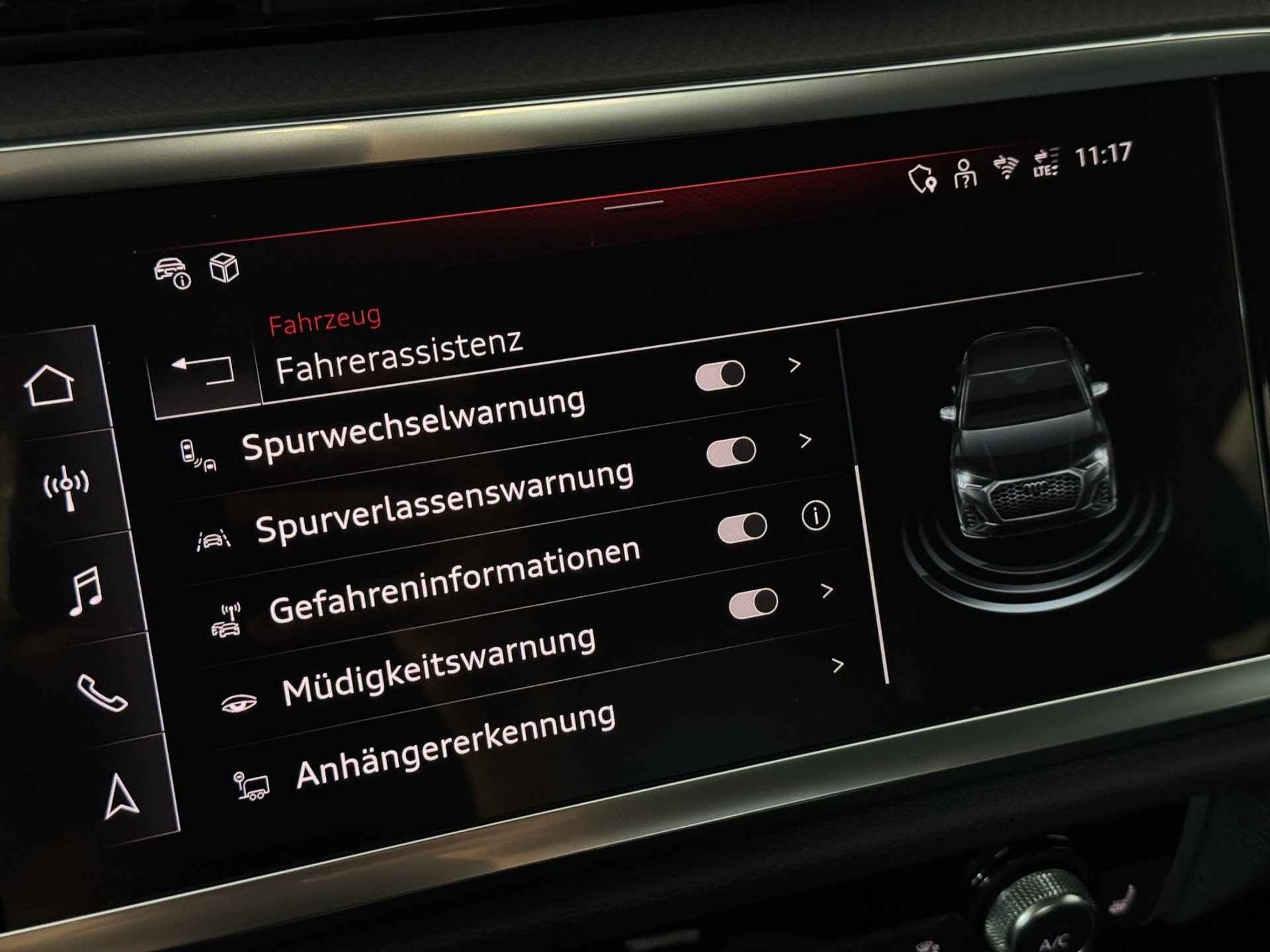 AUDI Q3 Sportback 35 TFSI S line Business S-tronic "AHK-Pano-20" Alu"-image-22