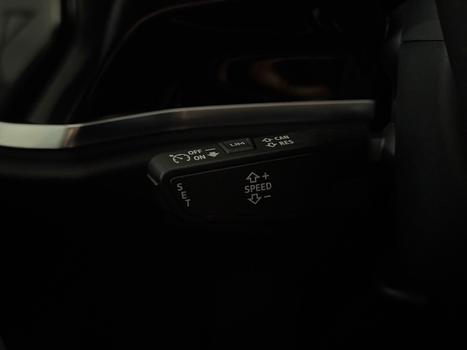 AUDI Q3 Sportback 35 TFSI S line Business S-tronic "AHK-Pano-20" Alu"-image-14
