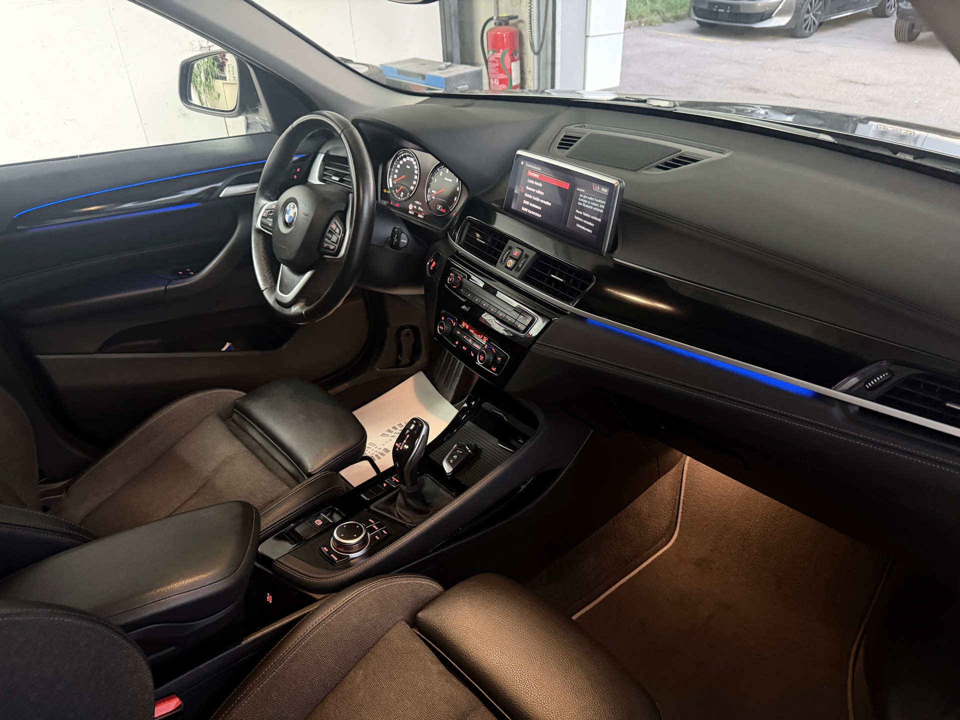 BMW X1 sDrive 18i Steptronic Sport Line DSK-image-7