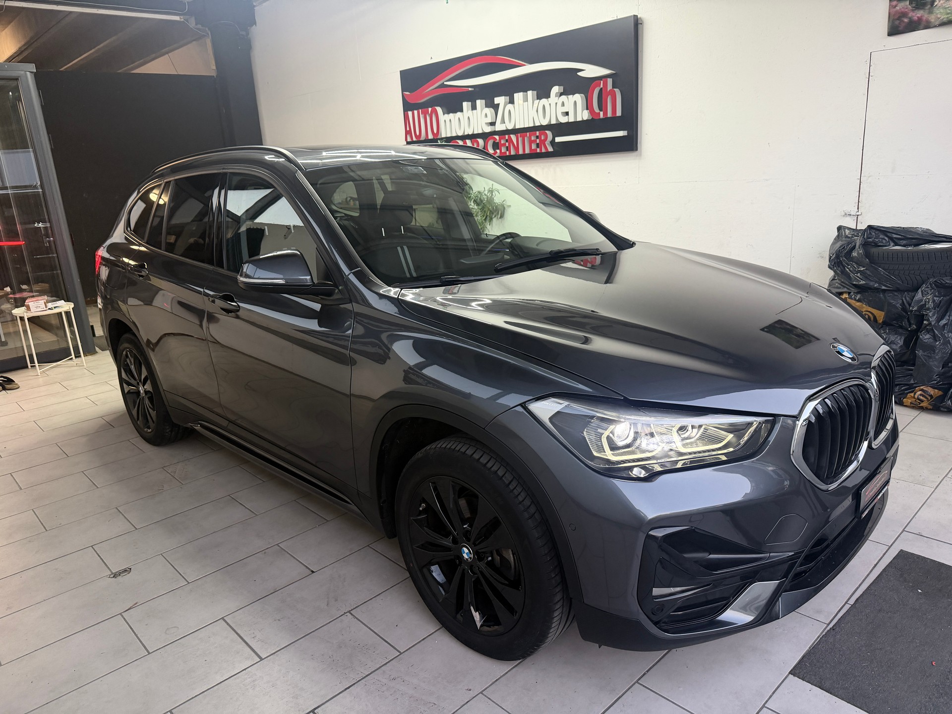 BMW X1 sDrive 18i Steptronic Sport Line DSK-image-1
