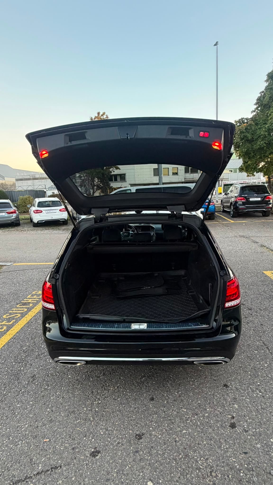 MERCEDES-BENZ E 350 BlueTEC Avantgarde 4Matic 7G-Tronic-image-6
