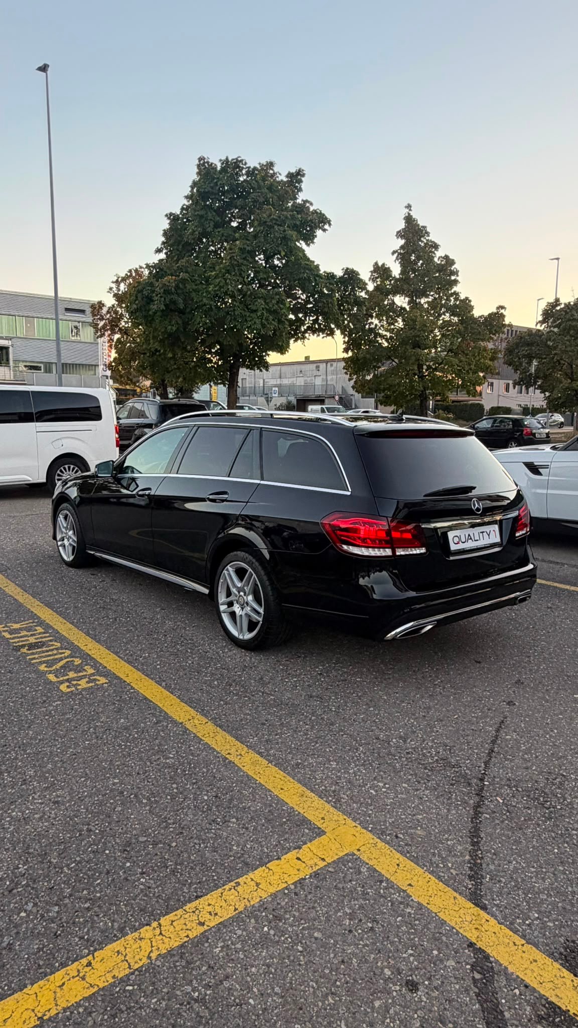 MERCEDES-BENZ E 350 BlueTEC Avantgarde 4Matic 7G-Tronic-image-5