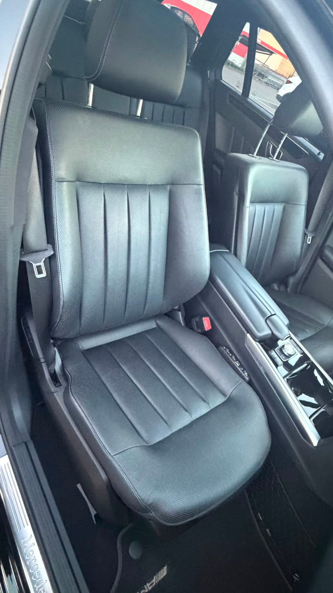 MERCEDES-BENZ E 350 BlueTEC Avantgarde 4Matic 7G-Tronic-image-11