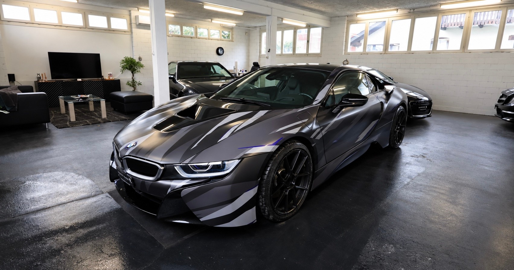 BMW i8 Coupé-showroom-element-1