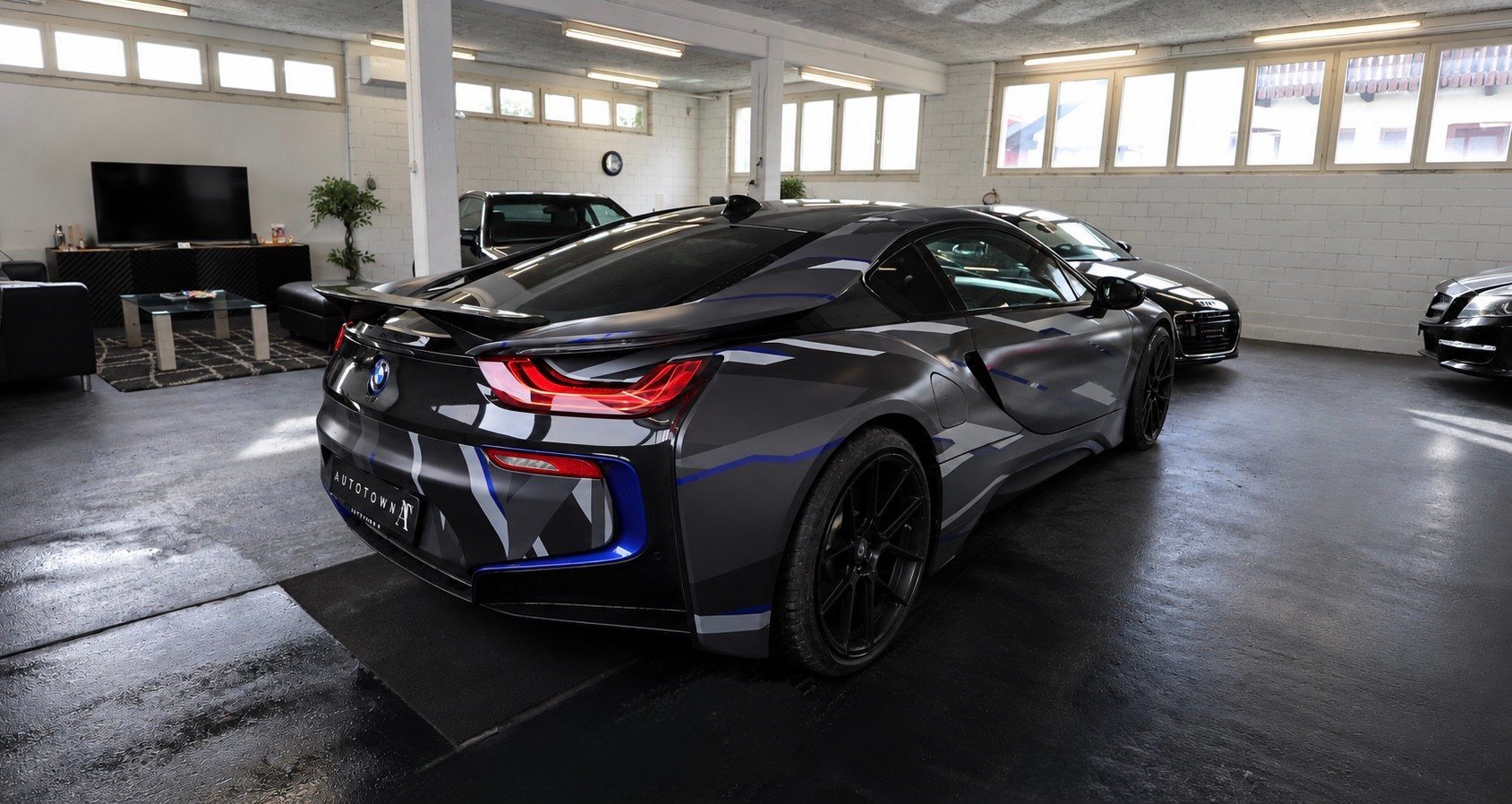 BMW i8 Coupé-showroom-element-3