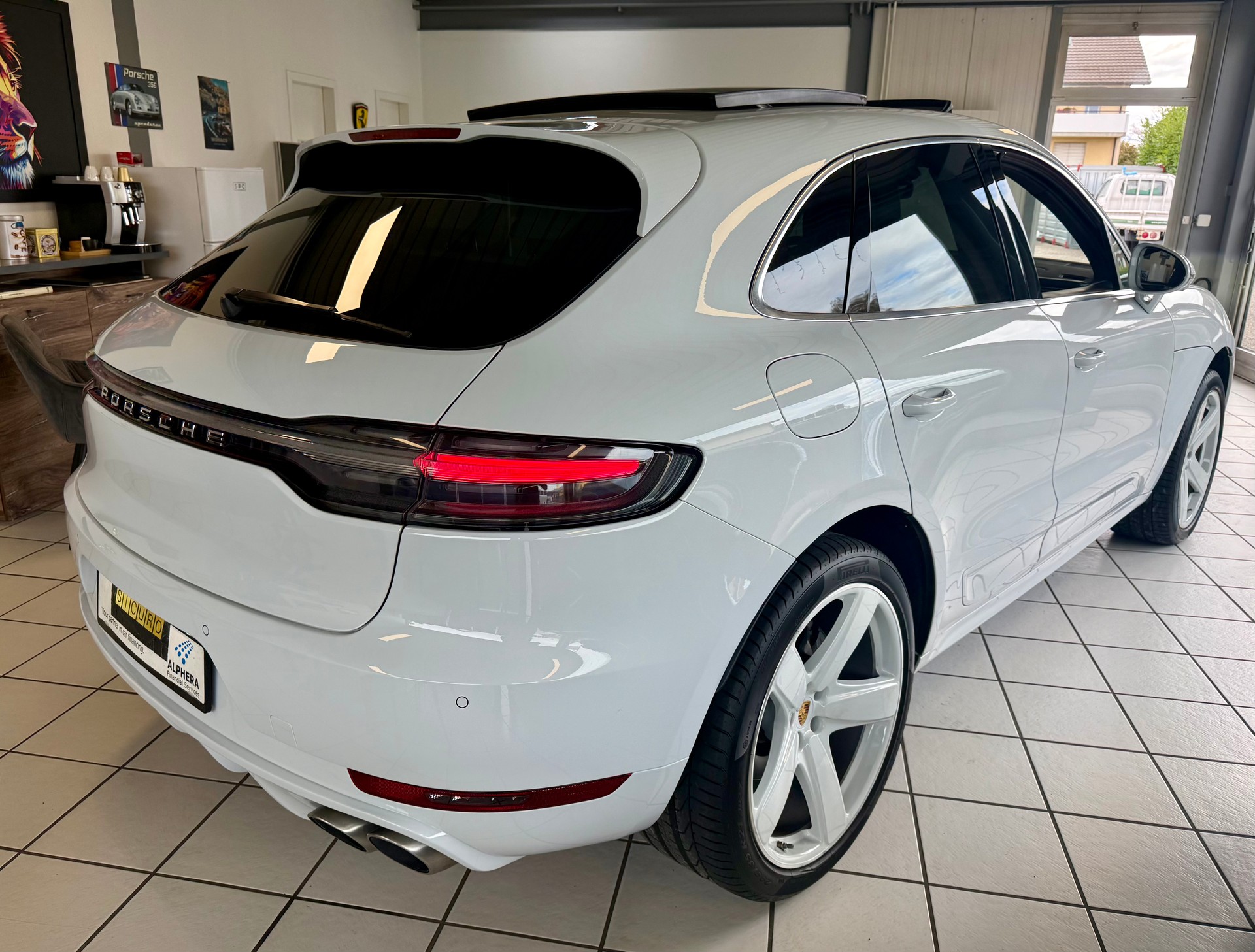 PORSCHE Macan S PDK-image-9