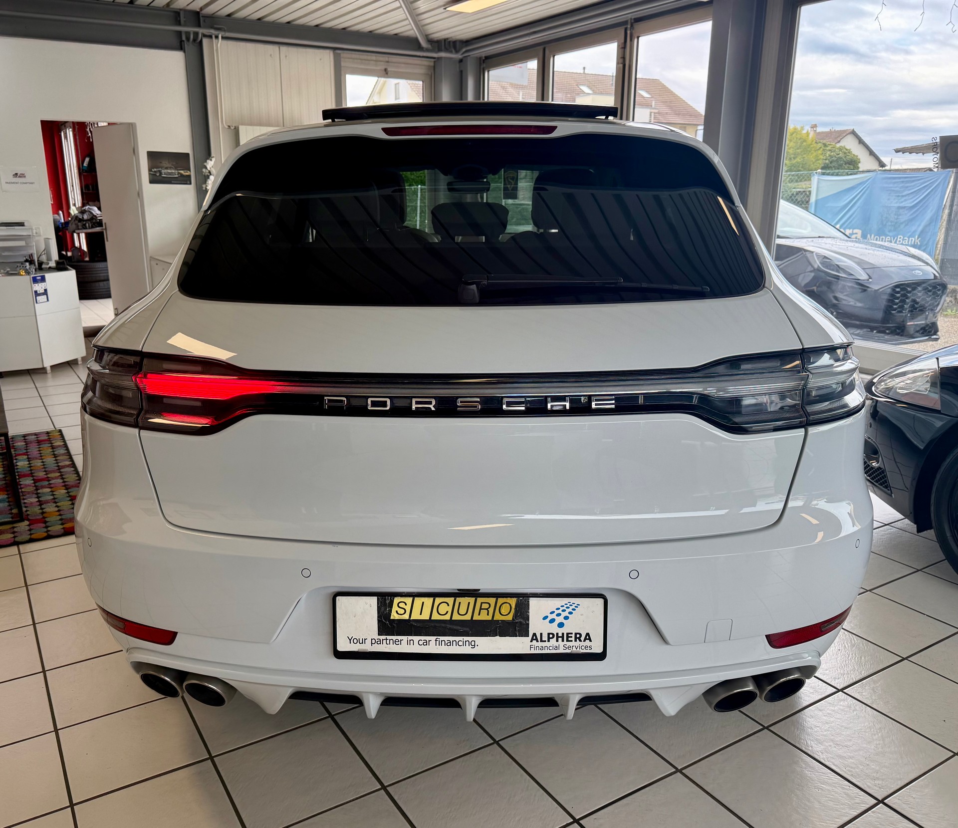 PORSCHE Macan S PDK-image-8
