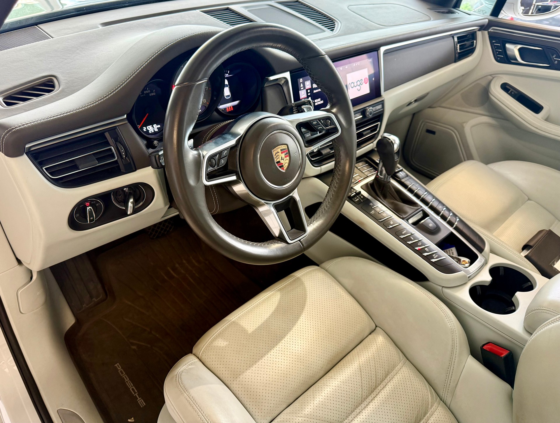 PORSCHE Macan S PDK-image-12