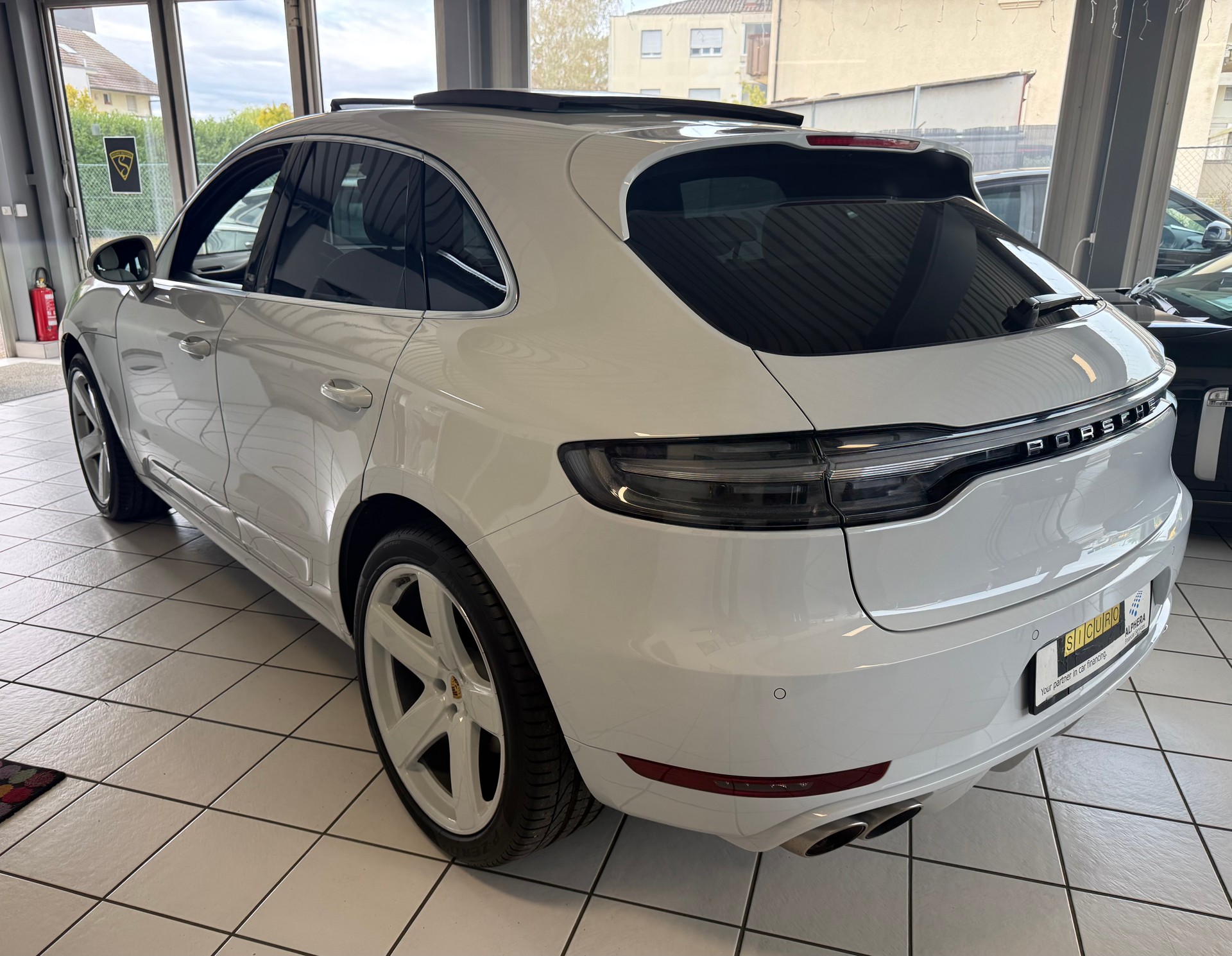PORSCHE Macan S PDK-image-7