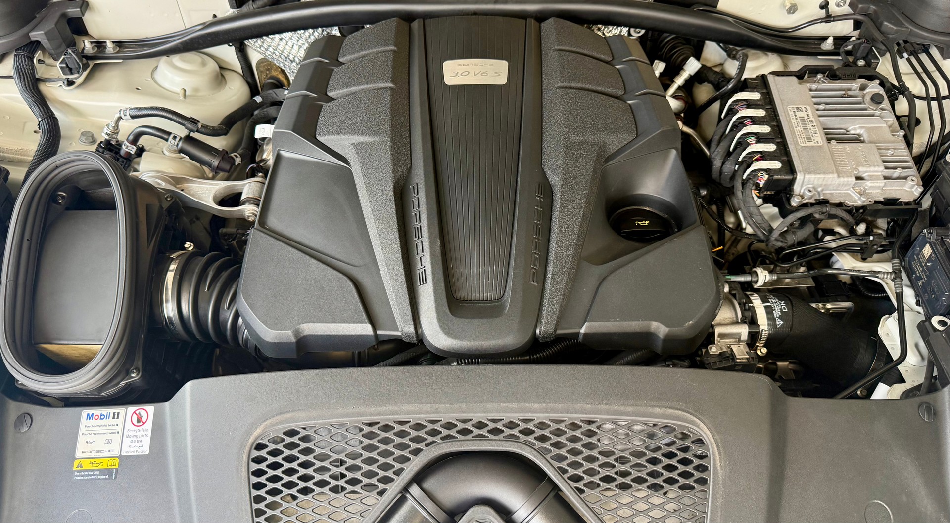 PORSCHE Macan S PDK-image-24