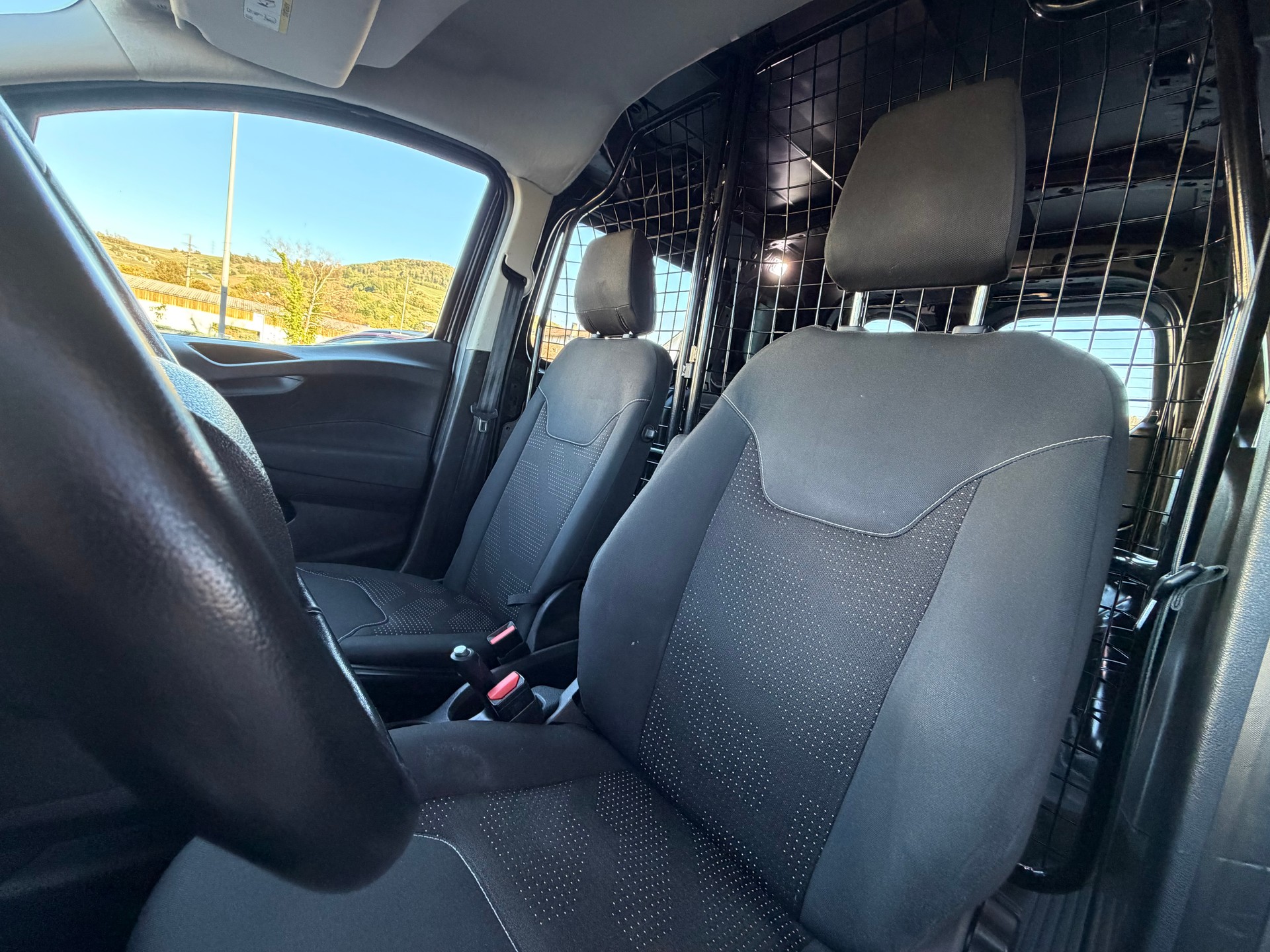 FORD Transit Courier Van 1.0 EcoB Trend-image-11