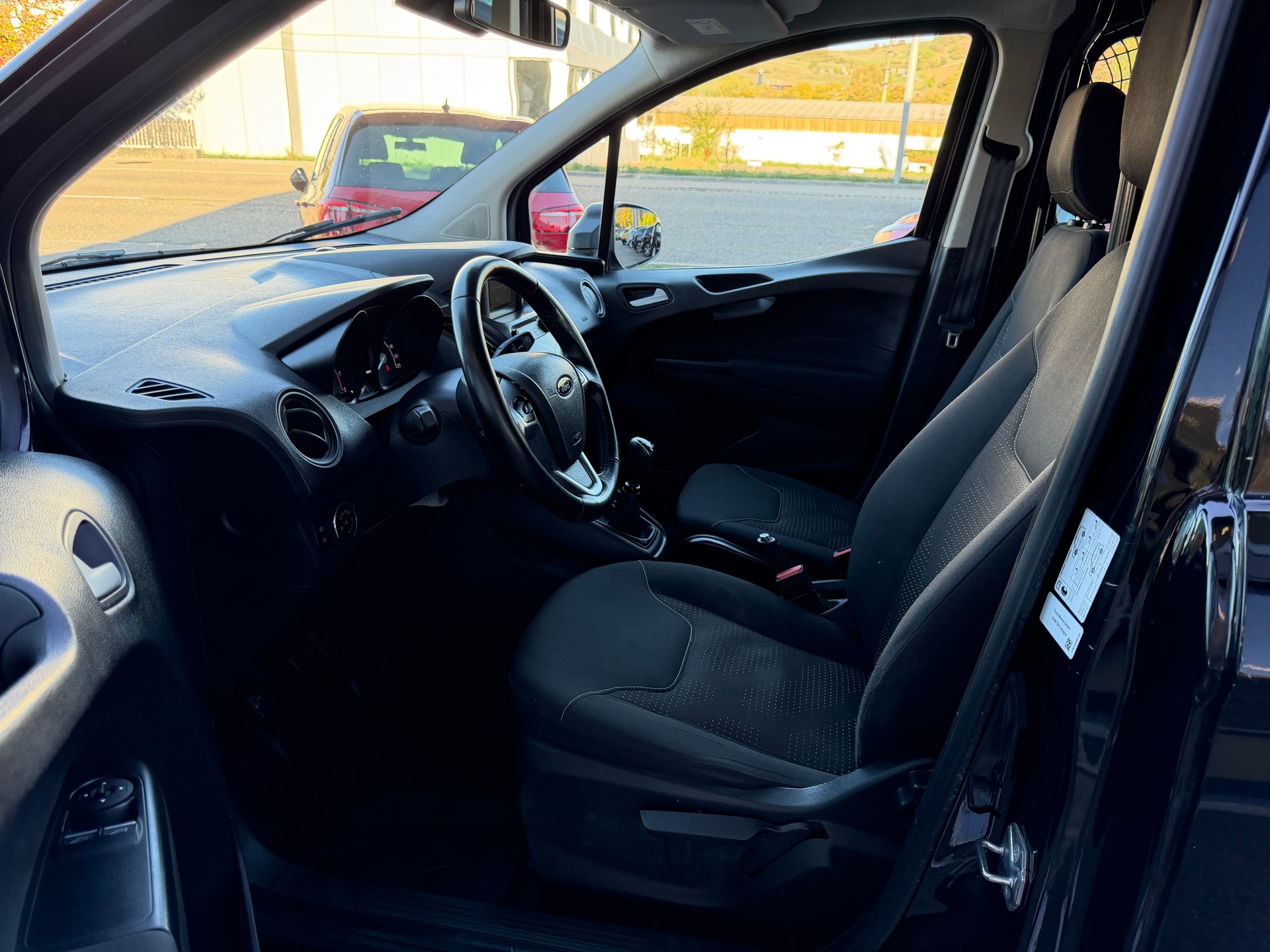 FORD Transit Courier Van 1.0 EcoB Trend-image-10