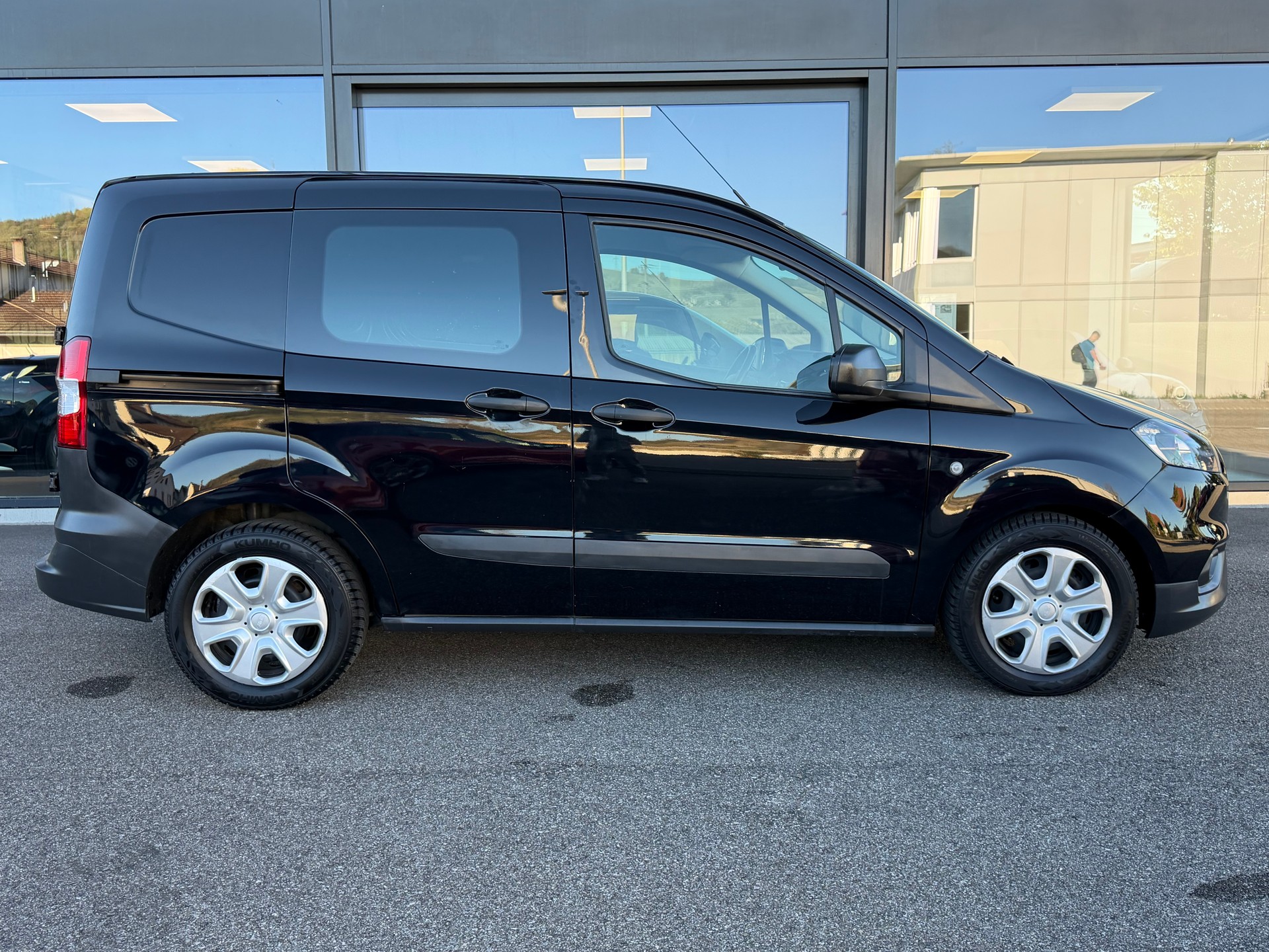 FORD Transit Courier Van 1.0 EcoB Trend-image-1
