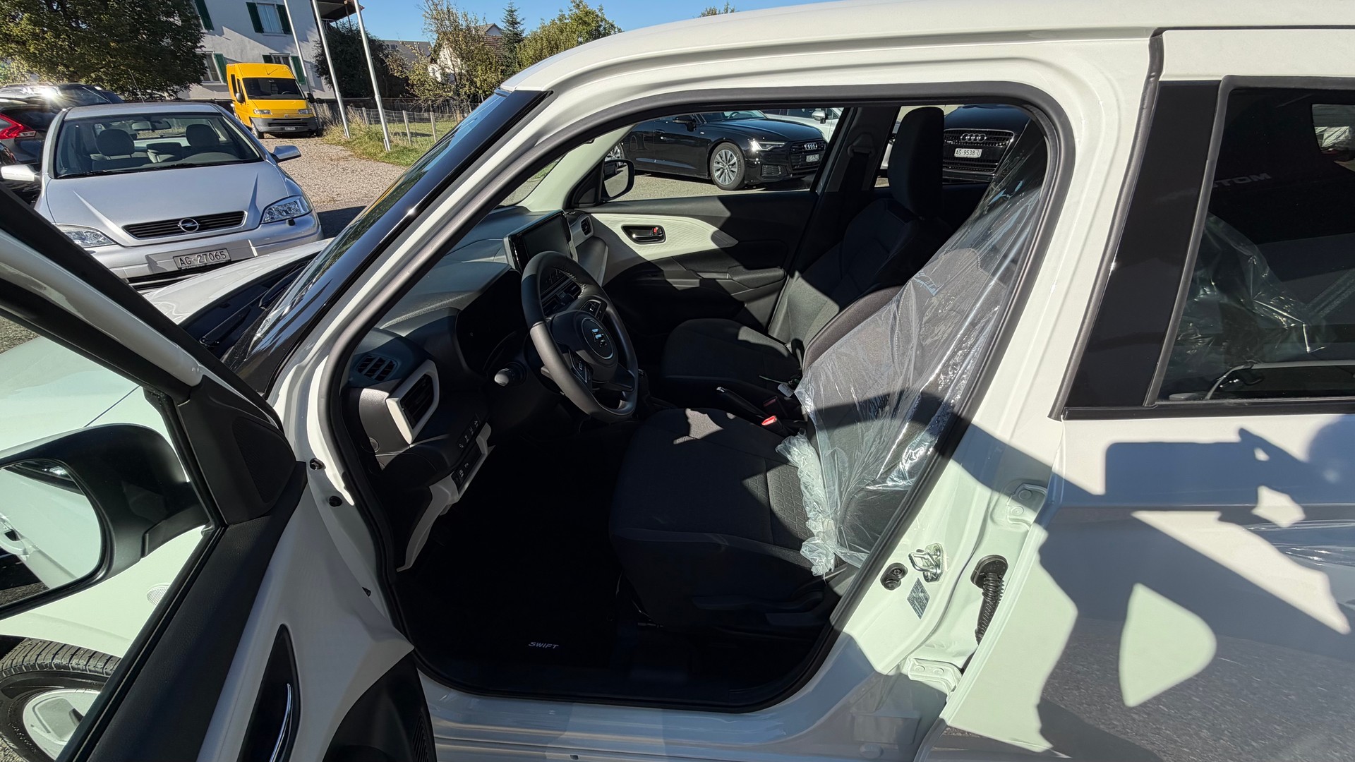 SUZUKI Swift 1.2 Compact+ Hybrid 4x4-image-11