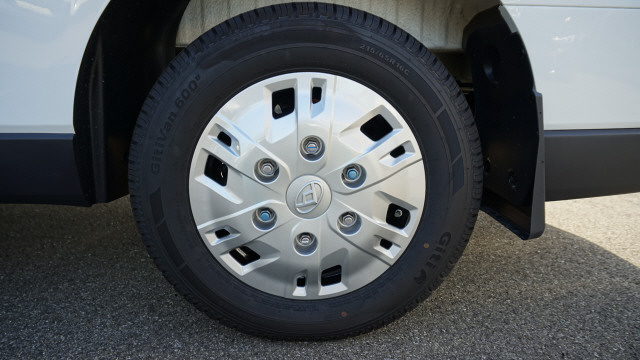 MAXUS eDeliver 7 L1 77kWh-image-9