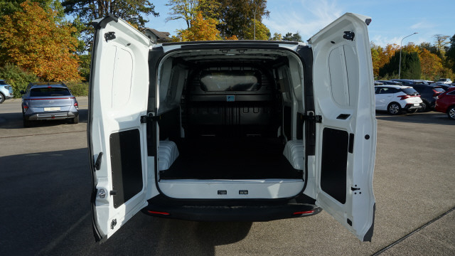 MAXUS eDeliver 7 L1 77kWh-image-6