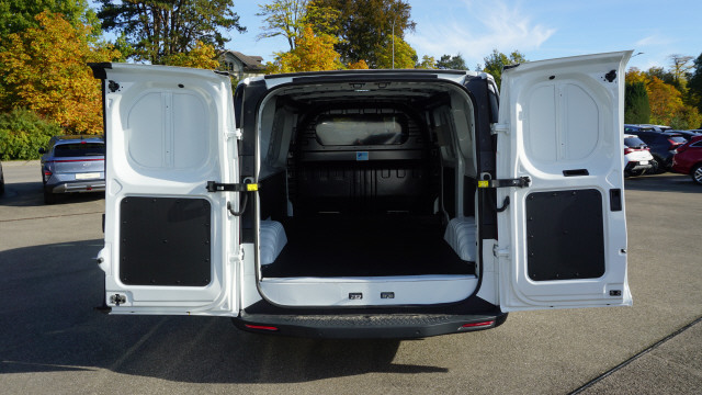 MAXUS eDeliver 7 L1 77kWh-image-7