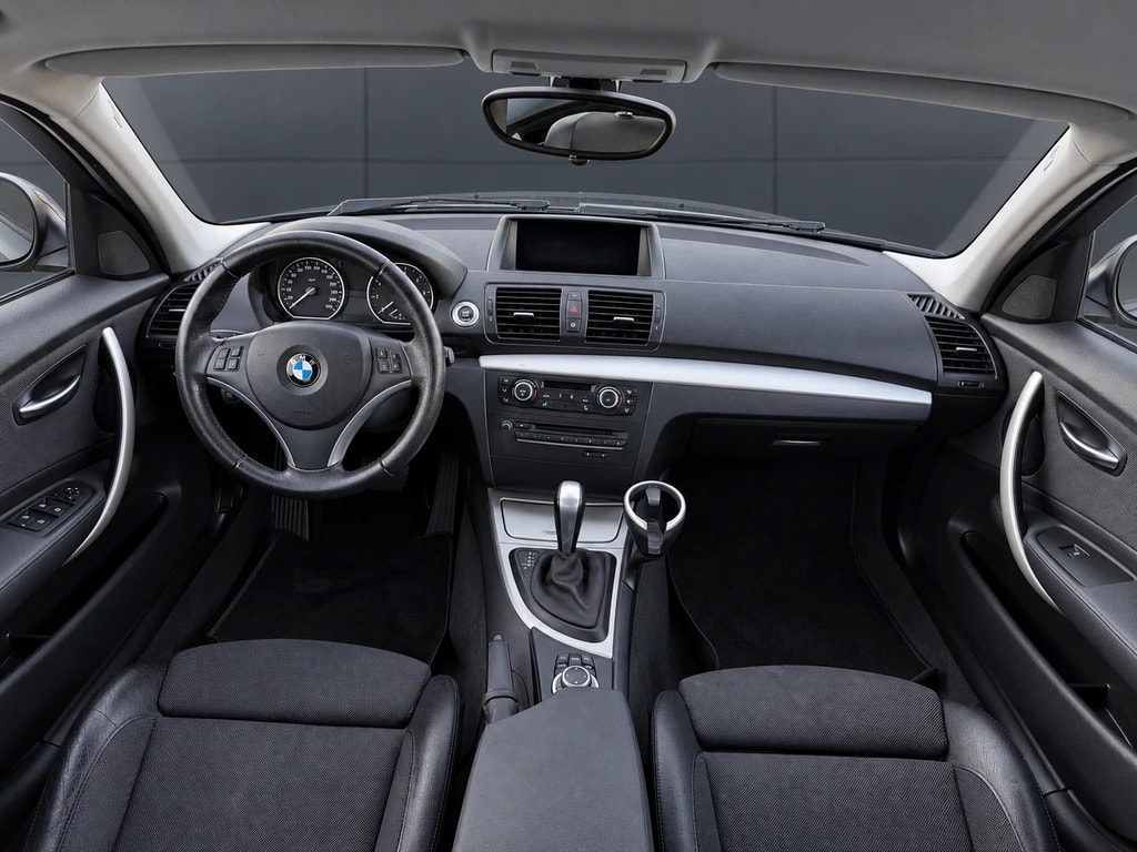 BMW 120i Steptronic-image-9