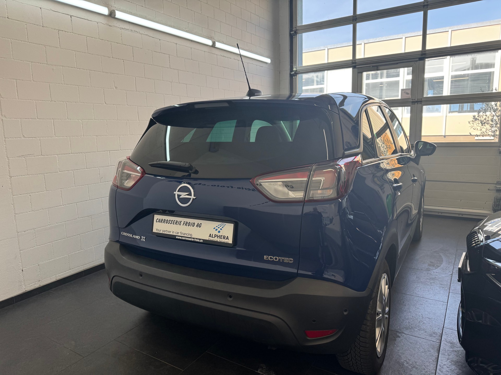 OPEL Crossland X 1.2i 120 Years Edition Automatik-image-2